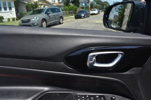 Used 2024 Jeep Compass Trailhawk image 12