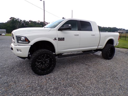Used 2018 RAM 2500 Laramie w/ Sport Appearance Group image 16