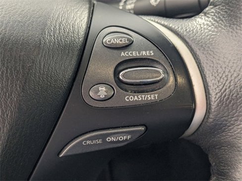 Used 2020 Nissan Pathfinder SL image 17