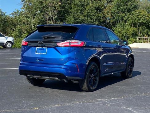 Certified 2024 Ford Edge SE w/ Black Appearance Package image 5
