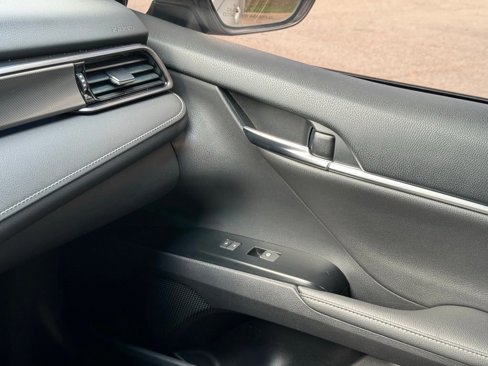 Used 2019 Toyota Camry XSE image 35