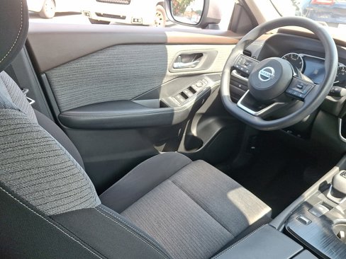 Certified 2021 Nissan Rogue SV image 14