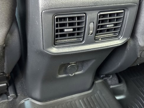 Used 2022 Toyota RAV4 LE image 20