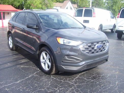 Used 2021 Ford Edge SE image 3