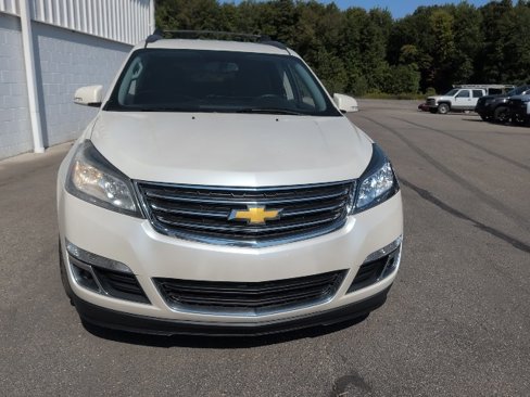 Used 2015 Chevrolet Traverse LT w/ Style and Technology Package image 9