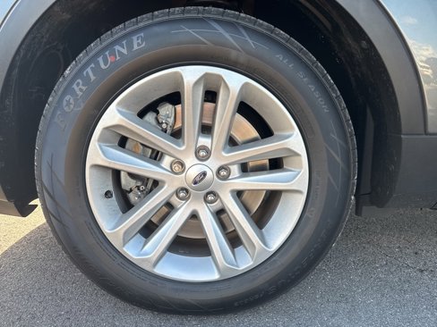 Used 2017 Ford Explorer XLT w/ Equipment Group 202A image 16
