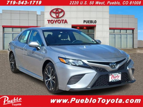 Used 2018 Toyota Camry SE image 1