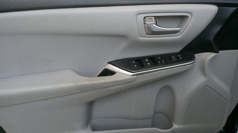 Used 2017 Toyota Camry LE image 11