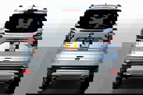 Used 2018 Ford Escape SE w/ SE Sync 3 Package image 4
