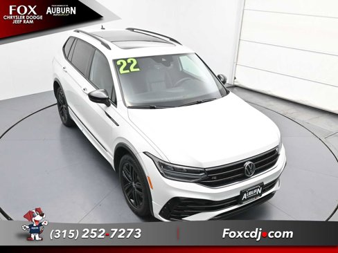 Used 2022 Volkswagen Tiguan SE R-Line image 25