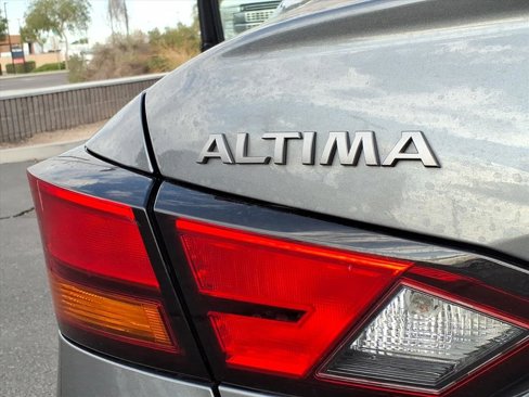 Used 2024 Nissan Altima 2.5 SV image 11