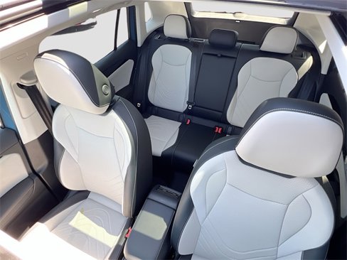 New 2025 Volkswagen Tiguan SE image 21