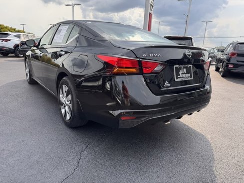 Used 2023 Nissan Altima 2.5 S image 3