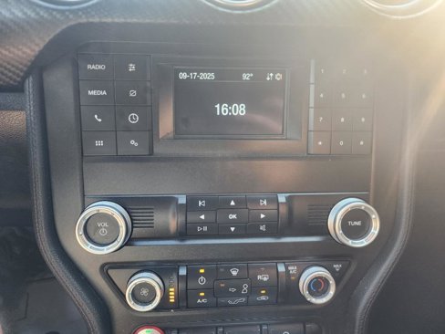 Used 2020 Ford Mustang Coupe image 19