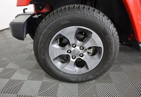 Used 2017 Jeep Wrangler Unlimited Sahara w/ Max Tow Package image 15