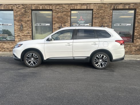 Used 2018 Mitsubishi Outlander SEL image 2