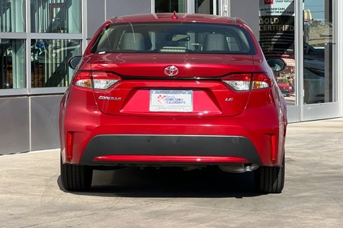 Used 2021 Toyota Corolla LE image 5