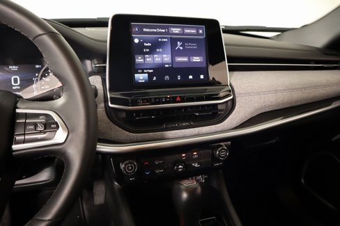 Used 2025 Jeep Compass Latitude image 5