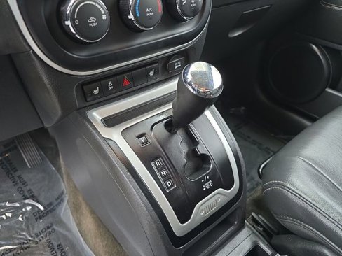 Used 2016 Jeep Compass Latitude image 15