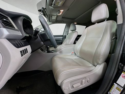 Used 2015 Toyota Highlander XLE image 22