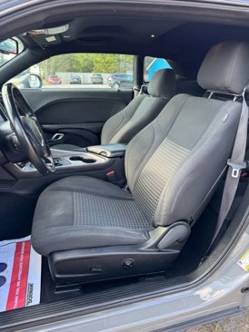 Used 2019 Dodge Challenger SXT image 15