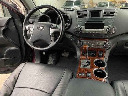 Used 2012 Toyota Highlander Limited image 21