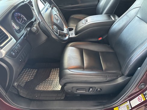 Used 2019 Toyota Highlander XLE image 7