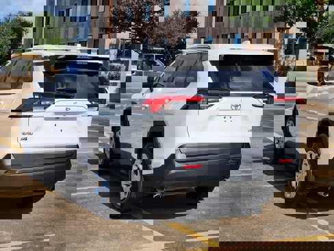 Used 2023 Toyota RAV4 LE image 6