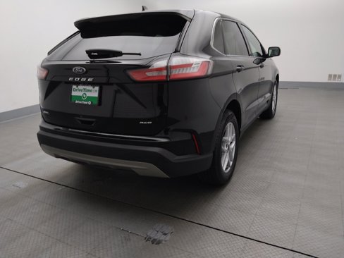 Used 2024 Ford Edge SEL image 7