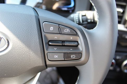 New 2025 Hyundai Venue SEL image 13