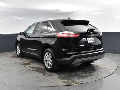 Used 2023 Ford Edge SEL image 9