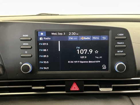 Used 2023 Hyundai Elantra SE image 16