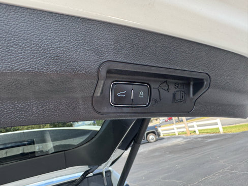 Used 2020 Ford Explorer XLT w/ Equipment Group 202A image 19