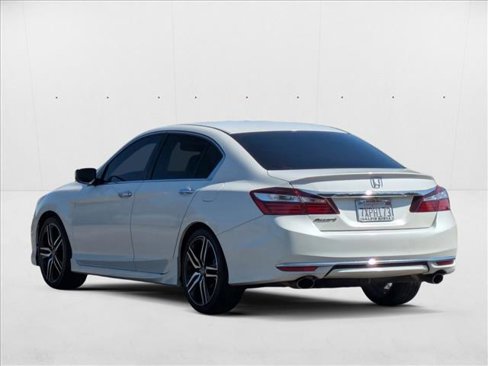 Used 2017 Honda Accord Sport image 8