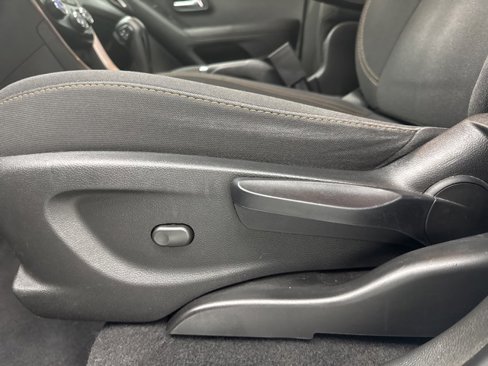 Used 2019 Chevrolet Trax LS image 10