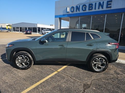 Used 2025 Chevrolet Trax LT image 4