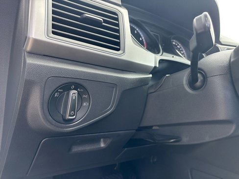 Used 2018 Volkswagen Atlas SE image 10
