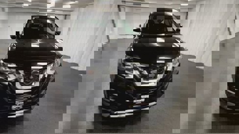 Used 2018 Nissan Rogue SV image 3