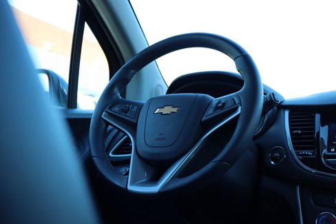 Used 2022 Chevrolet Trax LT w/ LT Convenience Package image 38