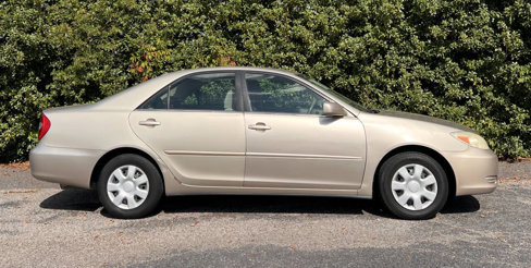 Used 2004 Toyota Camry LE image 9