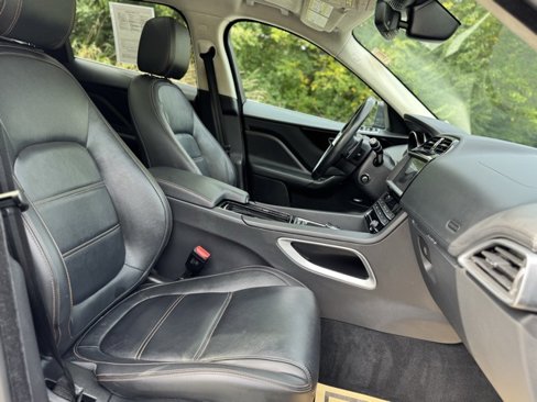 Used 2020 Jaguar F-PACE Prestige image 22
