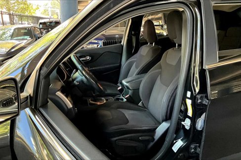 Used 2015 Jeep Cherokee Latitude image 7