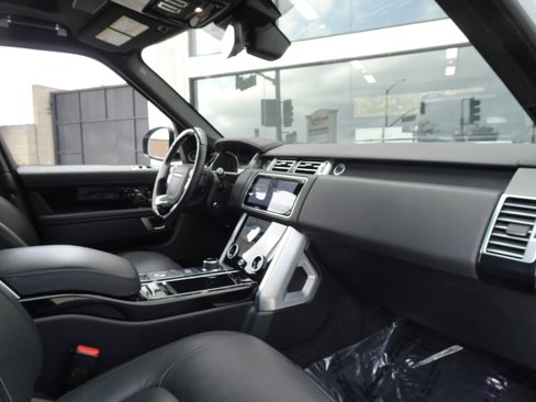 Used 2020 Land Rover Range Rover HSE image 21