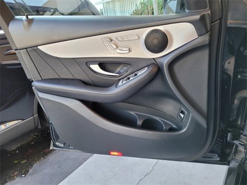 Used 2019 Mercedes-Benz GLC 300 image 28