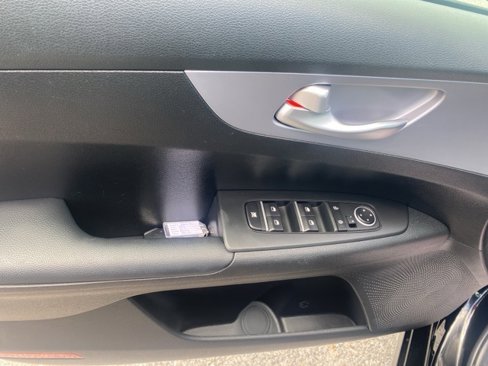 Used 2024 Kia Forte LXS image 17