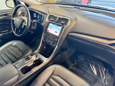 Used 2019 Ford Fusion SEL image 26
