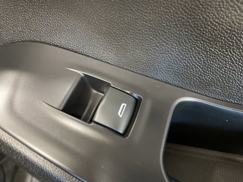 Used 2021 Chevrolet Traverse LT image 18
