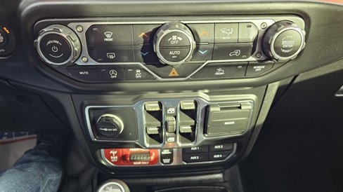 Used 2021 Jeep Wrangler Unlimited Rubicon image 28