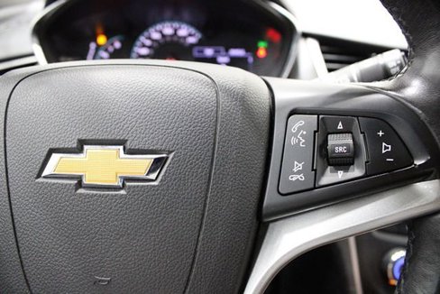 Used 2019 Chevrolet Trax LT w/ LT Convenience Package image 18