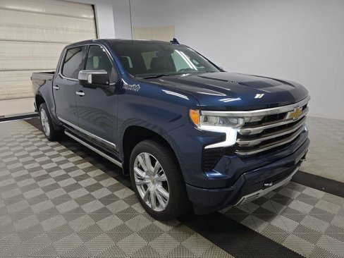 Used 2022 Chevrolet Silverado 1500 High Country w/ High Country Premium Package image 3